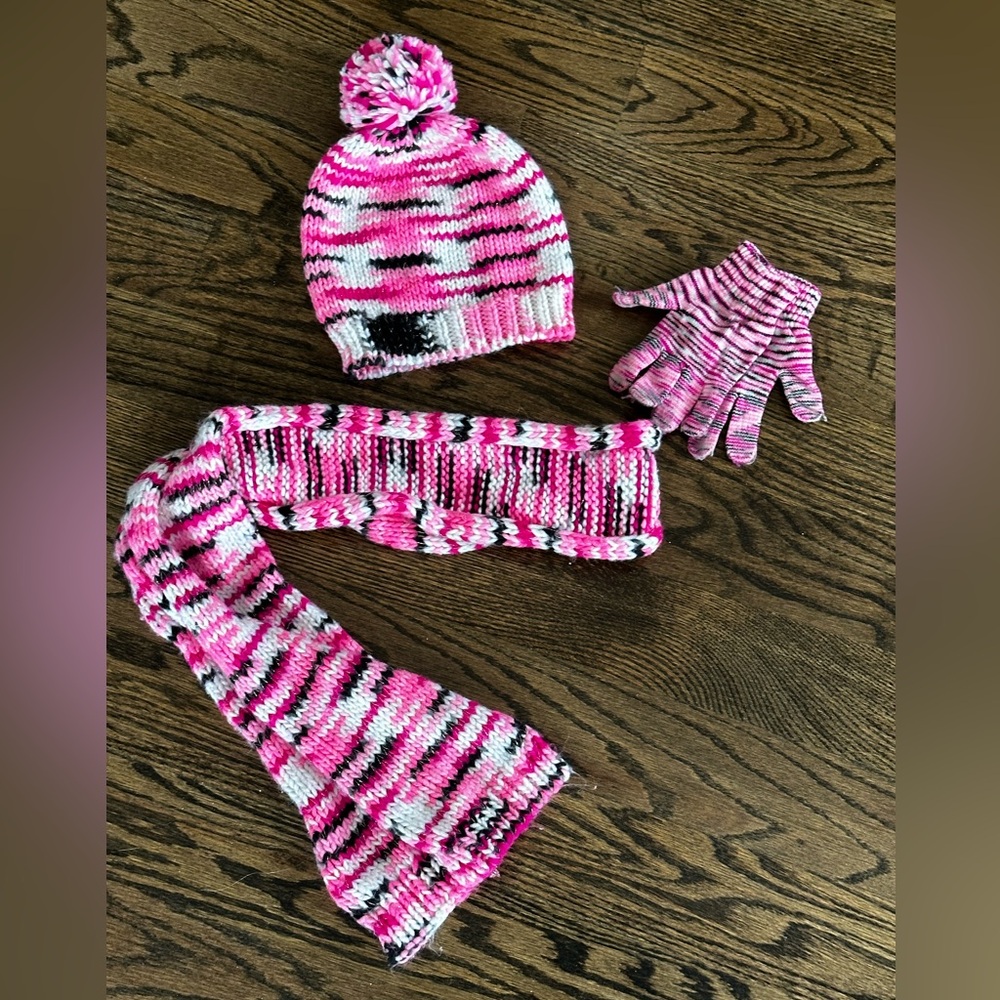 Brand New Girls Pink/ Black Hat and Scarf